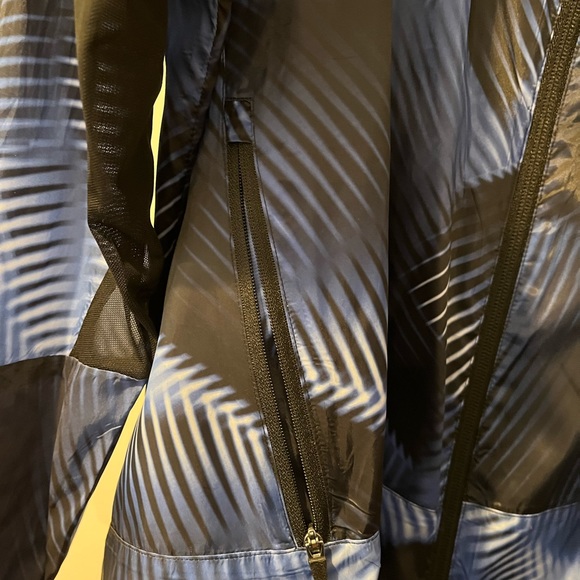 EUC LuLaRoe Determined Workout Jacket - Picture 3 of 4